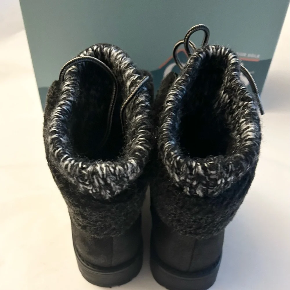 Cliff By White Mountain Woman’s Tie Up Boots Size 7.5 NIB